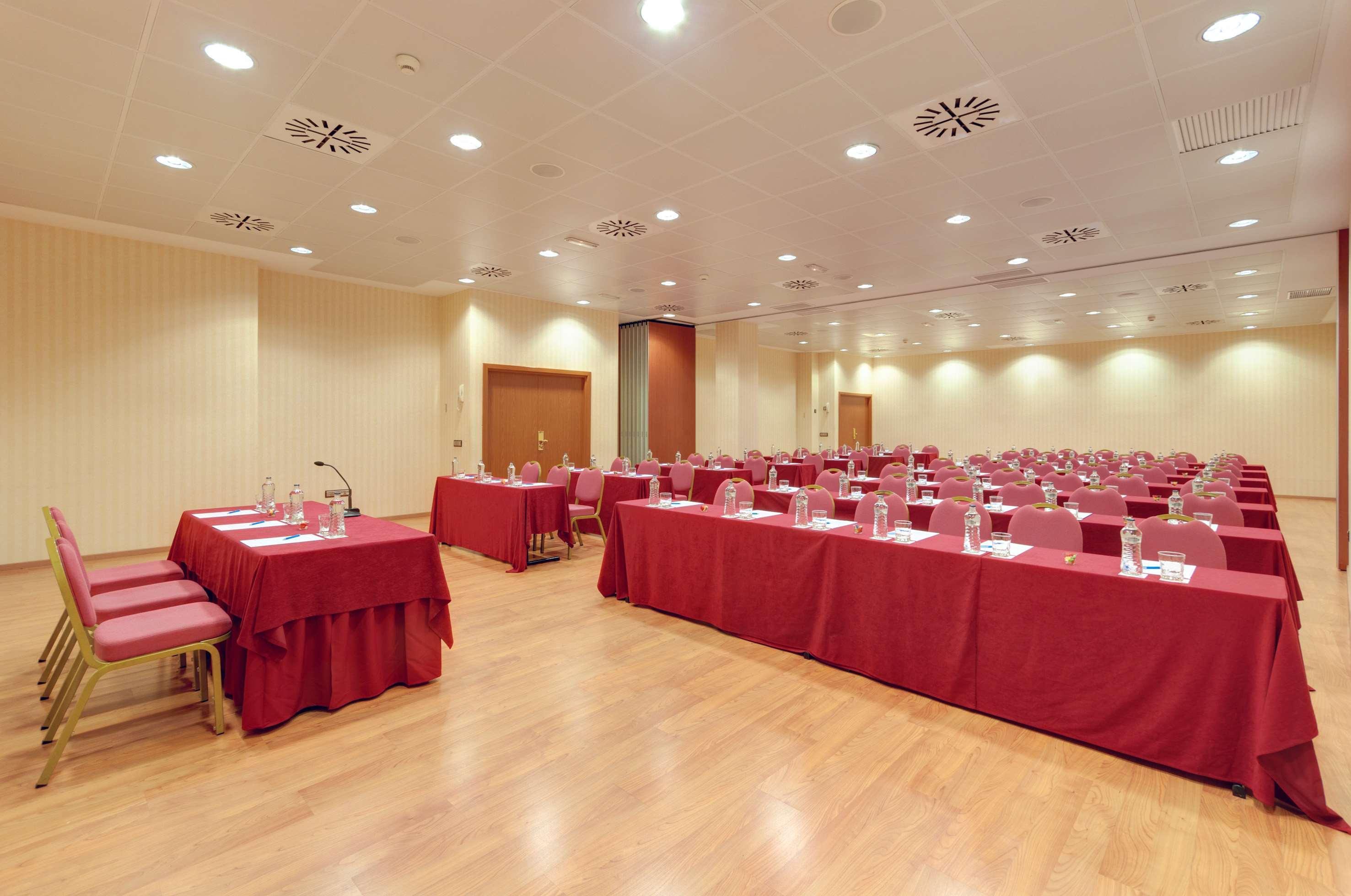 Hotel Madrid Leganes Affiliated By Melia Екстер'єр фото